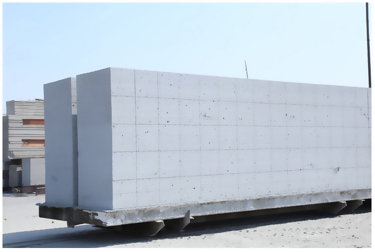 搬运加气块 加气砌块 轻质砖气孔结构及其影响因素